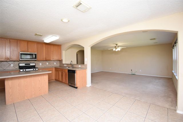 11215 Overland Trail Dr, Richmond, TX 77406