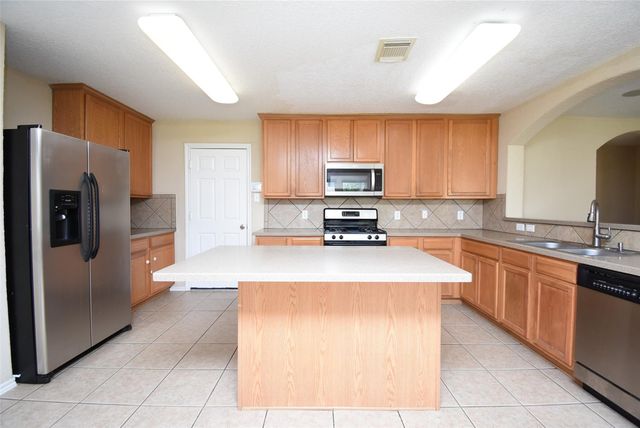 11215 Overland Trail Dr, Richmond, TX 77406