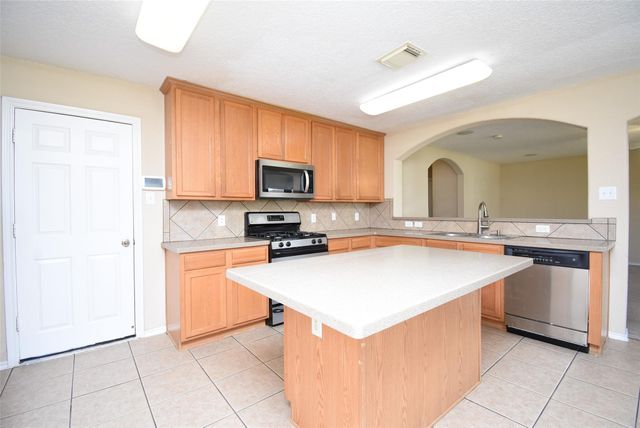 11215 Overland Trail Dr, Richmond, TX 77406