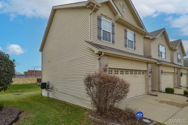 6838 Hampshire Court, Maryville, IL 62062