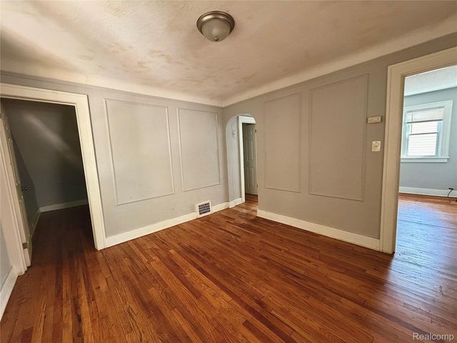 15830 Woodingham Drive, Detroit, MI 48238