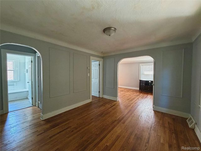 15830 Woodingham Drive, Detroit, MI 48238
