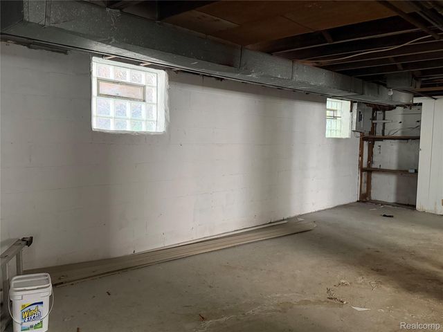 15830 Woodingham Drive, Detroit, MI 48238