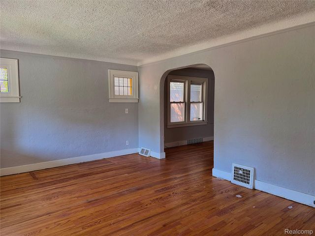15830 Woodingham Drive, Detroit, MI 48238