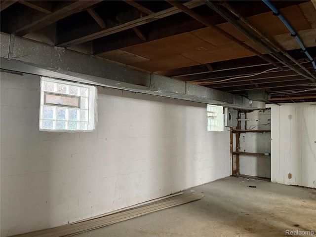 15830 Woodingham Drive, Detroit, MI 48238