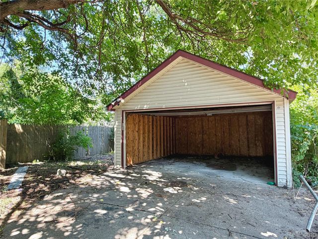 15830 Woodingham Drive, Detroit, MI 48238