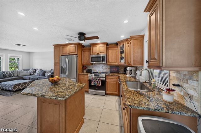 1523 SE 20th PL, Cape Coral, FL 33990