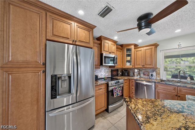 1523 SE 20th PL, Cape Coral, FL 33990