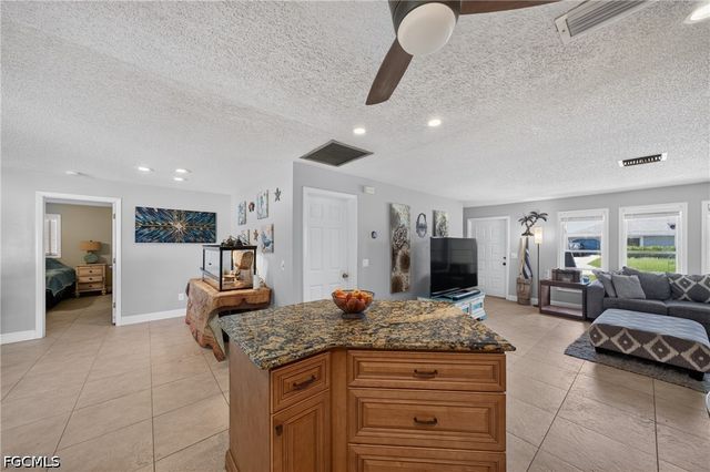 1523 SE 20th PL, Cape Coral, FL 33990
