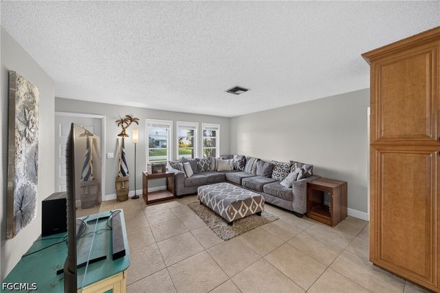 1523 SE 20th PL, Cape Coral, FL 33990