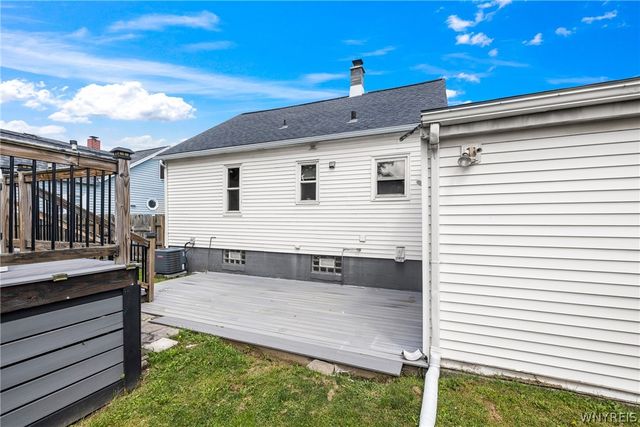 29 Lenox Street, West Seneca, NY 14224