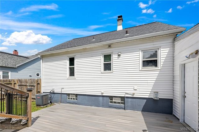 29 Lenox Street, West Seneca, NY 14224