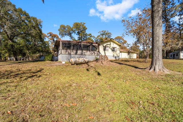 711 May Drive, Onalaska, TX 77360