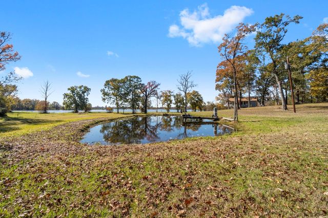 711 May Drive, Onalaska, TX 77360