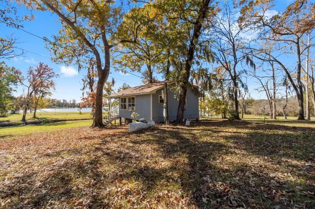 711 May Drive, Onalaska, TX 77360