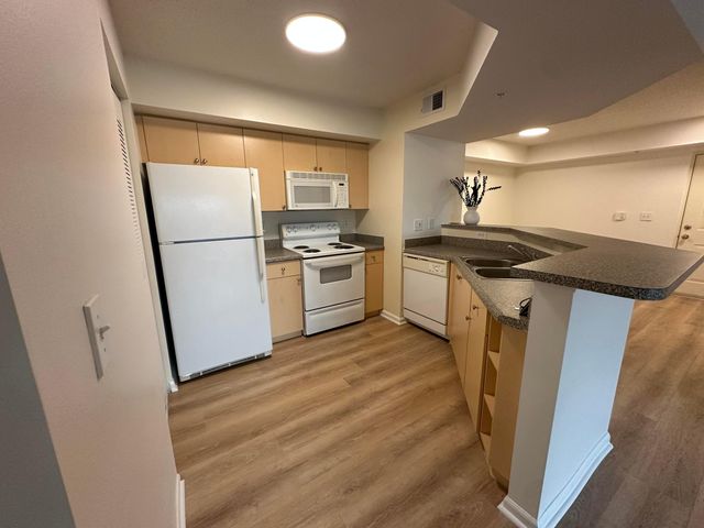 3720 NW Mediterranean Lane 304, Jensen Beach, FL 34957