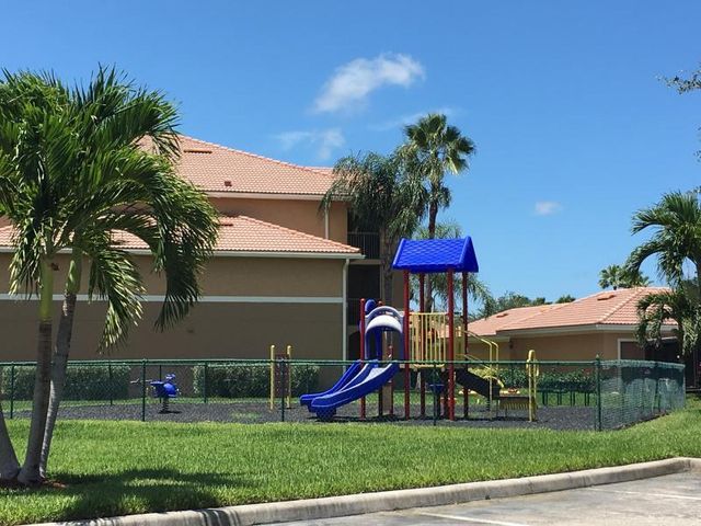 3720 NW Mediterranean Lane 304, Jensen Beach, FL 34957