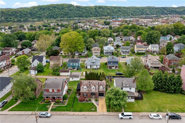 415 Pershing Dr, New Kensington, PA 15068