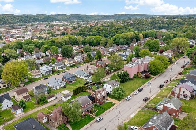 415 Pershing Dr, New Kensington, PA 15068