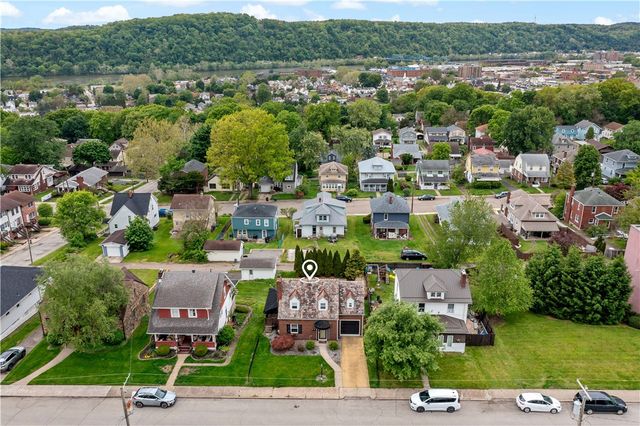 415 Pershing Dr, New Kensington, PA 15068