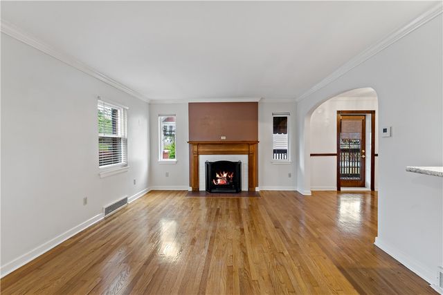 415 Pershing Dr, New Kensington, PA 15068