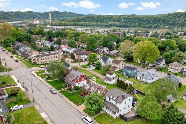 415 Pershing Dr, New Kensington, PA 15068