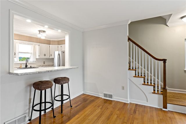 415 Pershing Dr, New Kensington, PA 15068