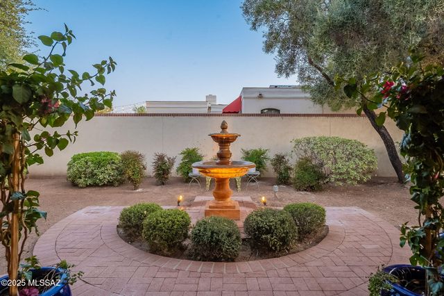 6718 E Calle Cadena, Tucson, AZ 85715