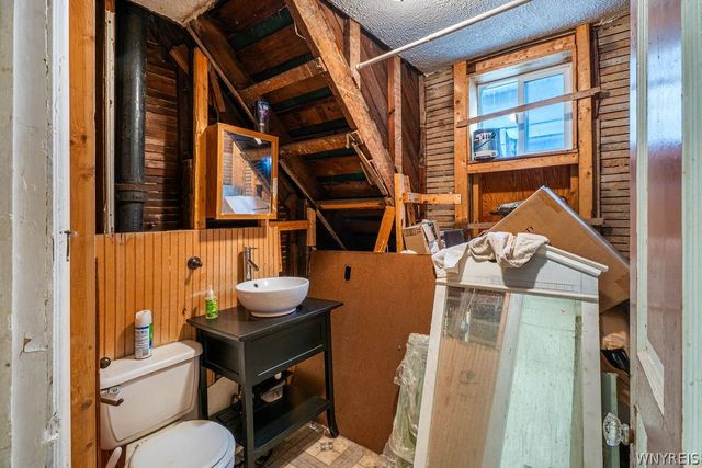 221 Chadduck Avenue, Buffalo, NY 14207