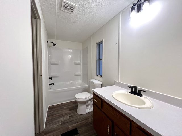 413 Elm Ln, Beechgrove, TN 37018