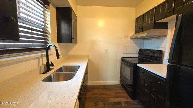 333 Eubank Court 14B, El Paso, TX 79902