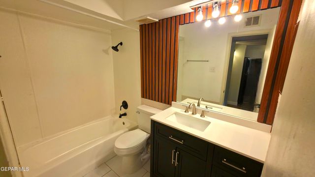 333 Eubank Court 14B, El Paso, TX 79902