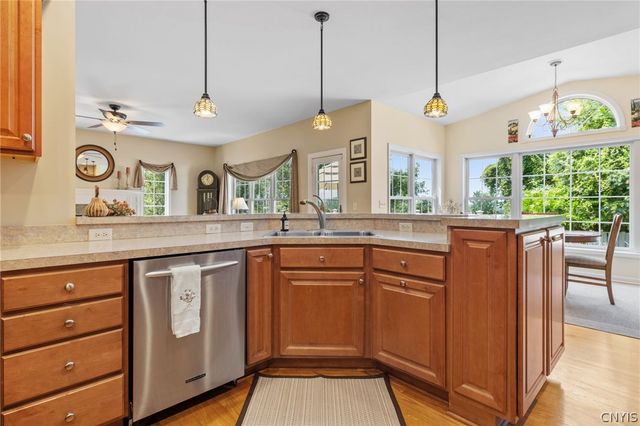4373 Chilmark Street, Marcellus, NY 13108
