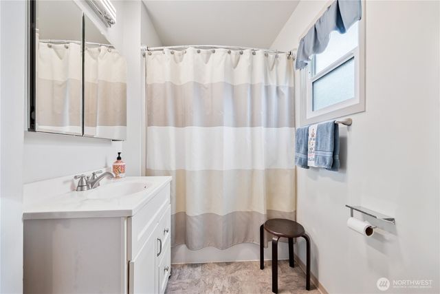 3515 Columbia Heights Road, Longview, WA 98632