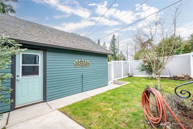 3515 Columbia Heights Road, Longview, WA 98632