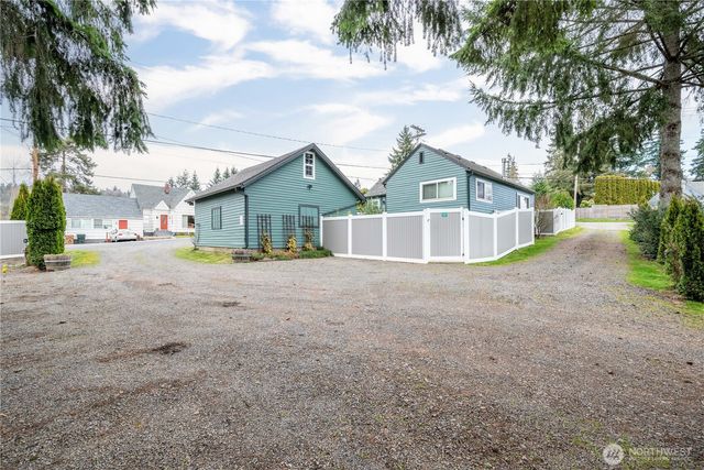 3515 Columbia Heights Road, Longview, WA 98632