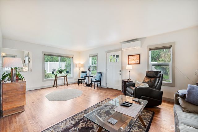 3515 Columbia Heights Road, Longview, WA 98632