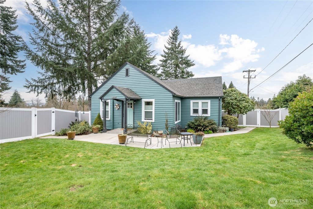 3515 Columbia Heights Road, Longview, WA 98632