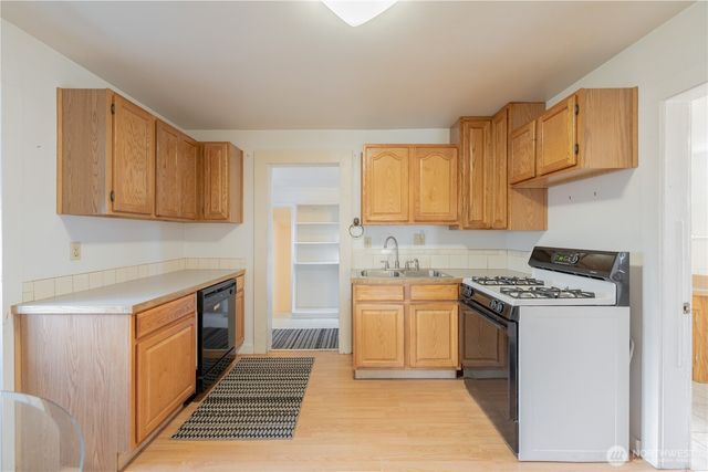 2424 Cleveland Avenue, Everett, WA 98201