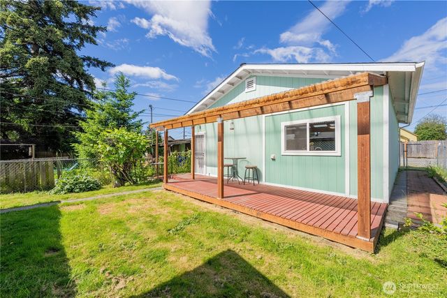 2424 Cleveland Avenue, Everett, WA 98201