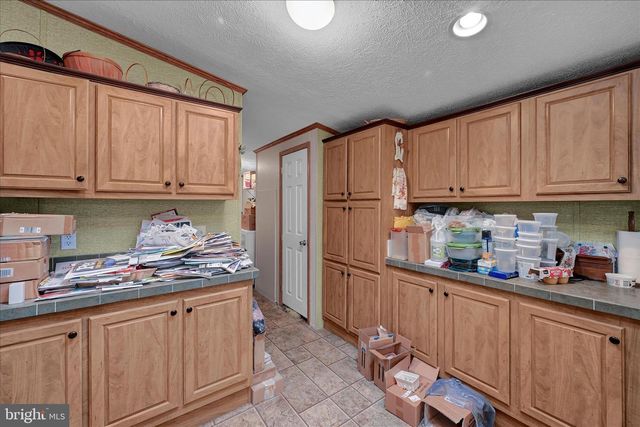 902 IVY LN, Ephrata, PA 17522
