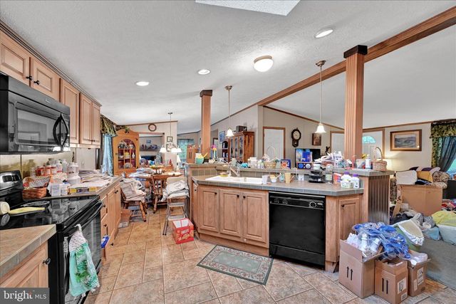 902 IVY LN, Ephrata, PA 17522