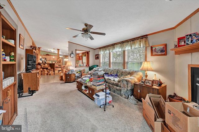 902 IVY LN, Ephrata, PA 17522