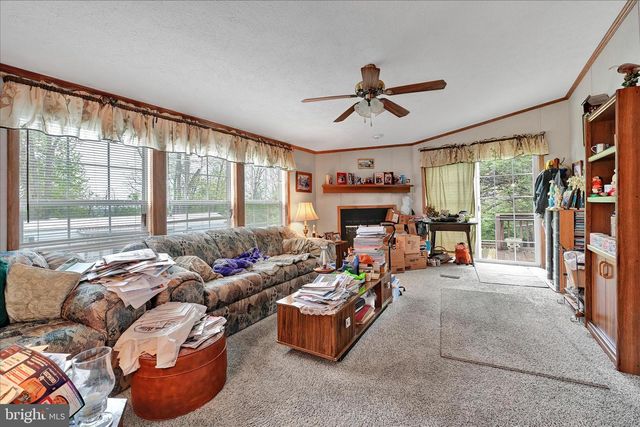902 IVY LN, Ephrata, PA 17522