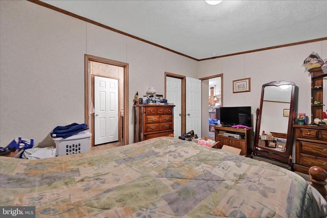 902 IVY LN, Ephrata, PA 17522
