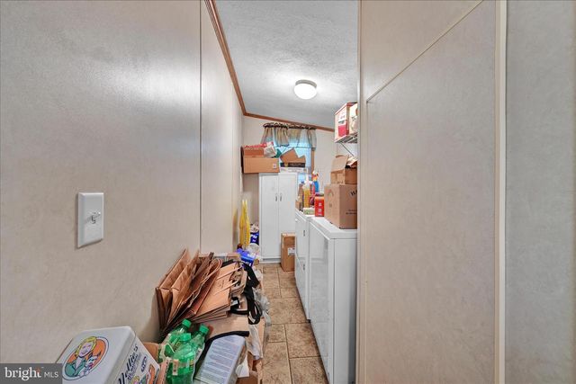 902 IVY LN, Ephrata, PA 17522