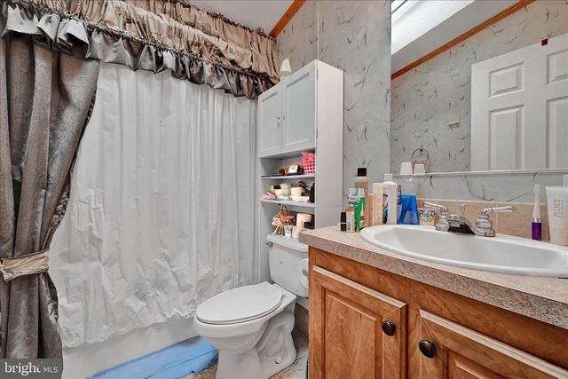 902 IVY LN, Ephrata, PA 17522