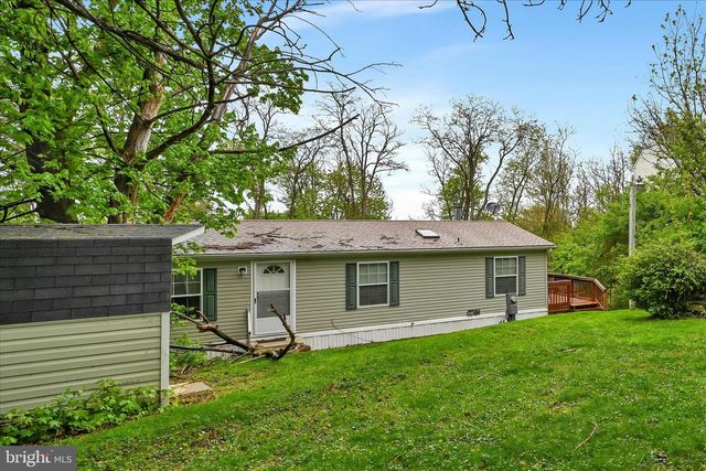 902 IVY LN, Ephrata, PA 17522