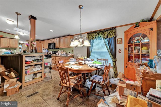 902 IVY LN, Ephrata, PA 17522