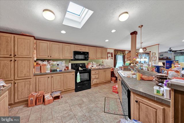 902 IVY LN, Ephrata, PA 17522